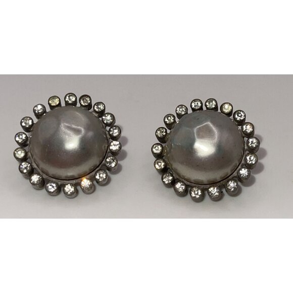 Vintage Nettie Rosenstein Faux Pearl Earrings With Rhinestone Halo - Picture 6 of 16